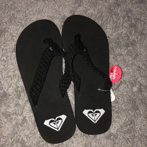 ROXY flip flops